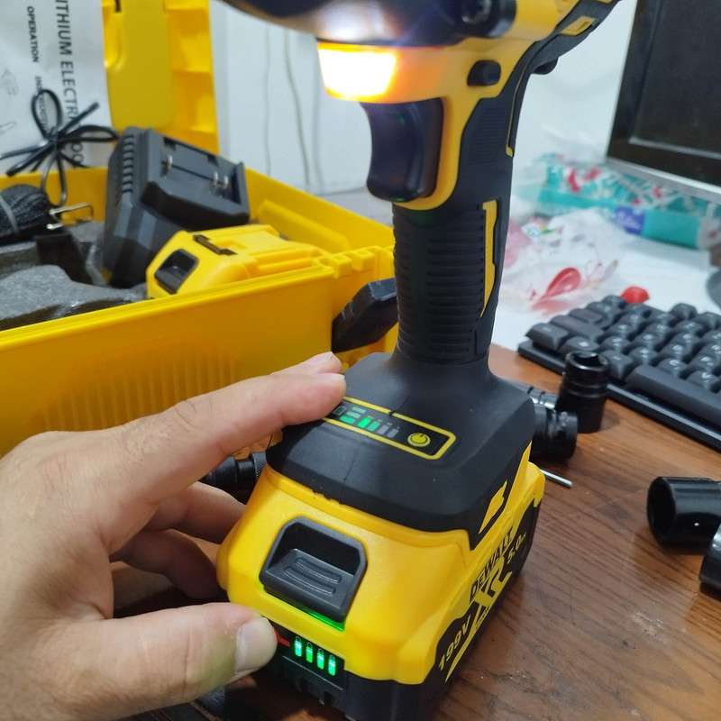 آچار بکس شارژی دیوالت مدل UFD124