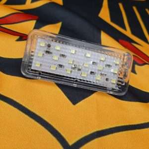 عکس دقیق چراغ صندوق پژو 206 مدل PEG26 – روشنایی بینظیر و مقاوم برای مشاهده