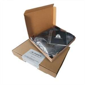 نمایی از سطل زباله خودرو Earth با جای دستمال و دفترچه سرویس