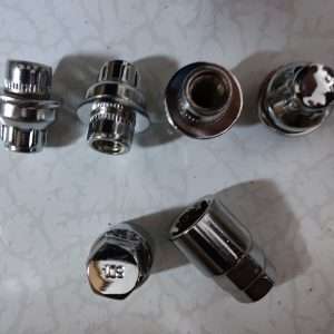 قفل چرخ خودرو تویوتا رافور، کمری، پرادو و لندکروز – امنیت بی‌نظیر