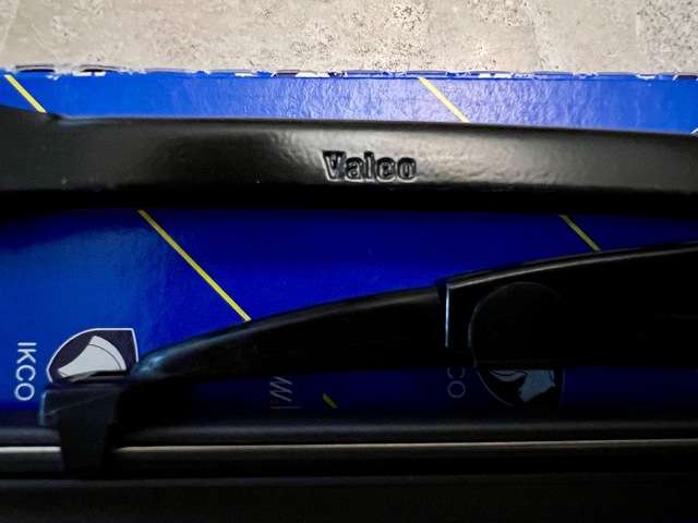 یک جفت تیغه برف پاک کن اورجینال پژو 405 پارس Valeo والئو با لیبل ایساکو