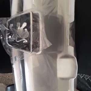 جلو پنجره پارس